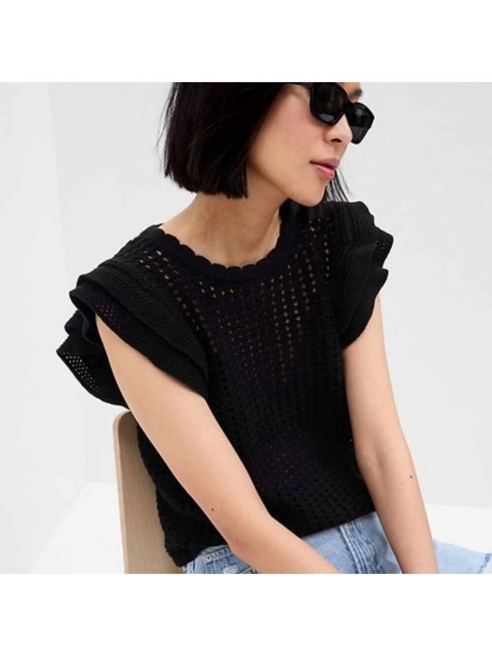 GAP FLUTTER SLEEVE CROCHET SWEATER BLACK SIZE SMALL EUC